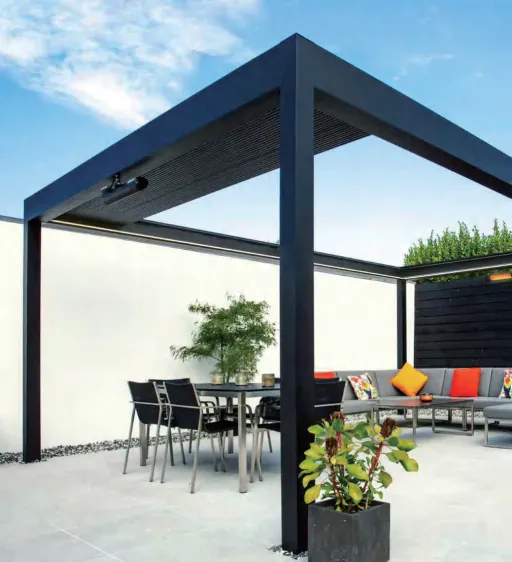 Pergola z lamelami, zloženimi na oba konca